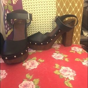 Vegan Platform Clogs